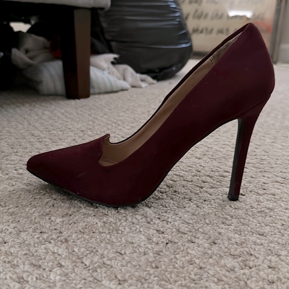 Heels - Picture 2 of 2